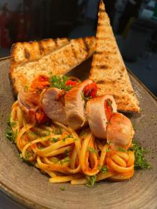 Lion Hotel - Getting to the Hotel