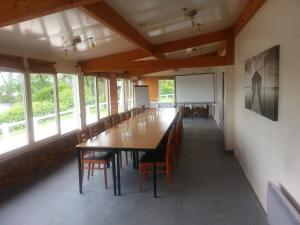 Logis Hotel Des Lacs Paris Sud - About Staying Here