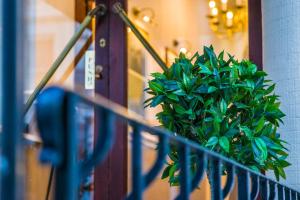 London Town Hotel - Check-in and Check-out Policies