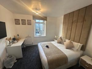 Luxe Hotel Blackpool - Self-Parking and Front Desk