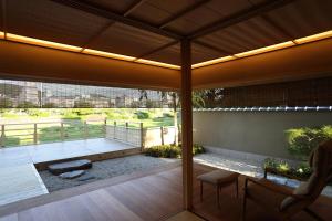 Maru Izumiyacho - Location and Accessibility