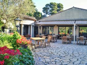Mercure Carcassonne La Cité - Booking and Reservations
