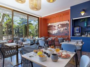 Mercure Marseille Centre Bompard La Corniche - About Staying Here