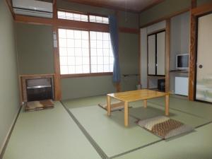 Minshuku Iwatakan - Guest Services