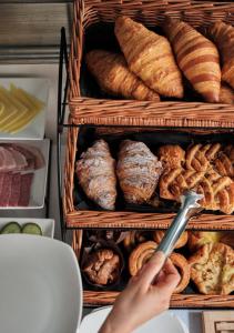 Montagu Place Hotel - Location and Attractions