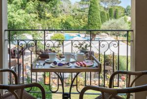Mougins Hotel - About Staying Here
