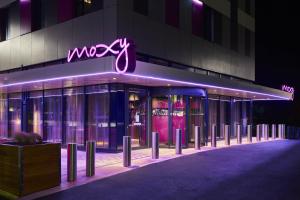 Moxy Birmingham NEC - Accessibility and Transportation