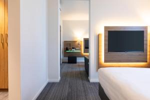Moxy London Excel - Nearby Attractions and Activities