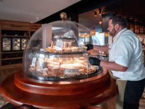 Novotel Chartres - Facilities and Services