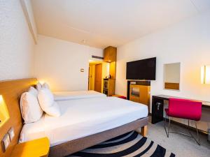 Novotel London West - Booking Information
