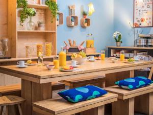 Novotel Suites Cannes Centre - Convenient Location and Accessibility
