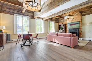 Oak & Poppy - Nearby Attractions