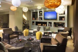 Oceania Le Jura Dijon - Breakfast Quality and Dining Options