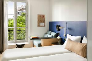 Oh La La! Hotel Bar Paris Bastille - Transportation and Accessibility