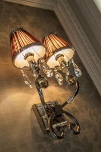 Old Swan Hotel - Parking and Transportation