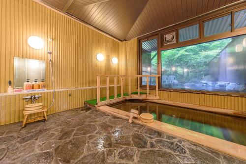Open Air Bath, Traditional Inn, Ryokan Reimei - Guest Experiences and Feedback