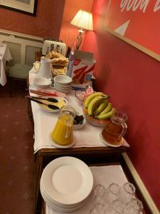 OYO Bailbrook Lodge, Bath - Dining and Breakfast Options
