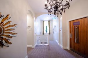 OYO The Arch, Wembly Stadium - Worth The Stay