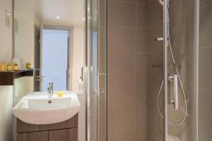 Pelican London Hotel and Residence - Parking Information