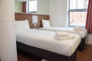 Point A Hotel London Westminster - Transportation Access