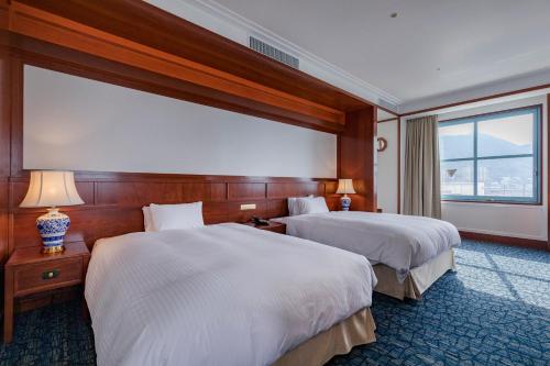 Premier Hotel Mojiko - Room Types and Features