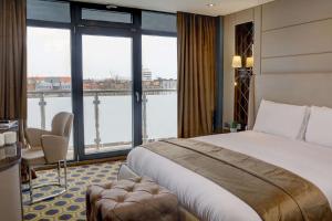 Putney Hotel; BW Signature Collection - Booking Information