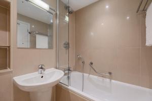 Quality Hotel Hampstead - Nearby Attractions