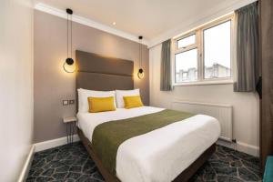 Queens Park Premier London Hyde Park - Dining Options and Breakfast