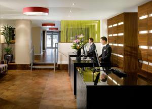 Radisson Blu Hotel, Bristol - Languages Spoken