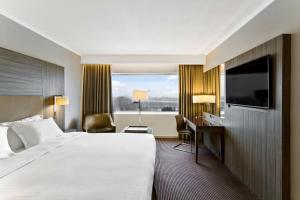 Radisson Blu Manchester Airport - Dining and Culinary Offerings