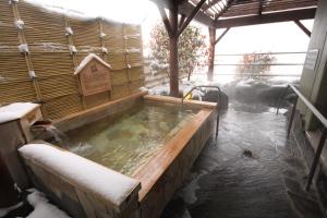 Rako Hananoi Hotel - Location and Accessibility