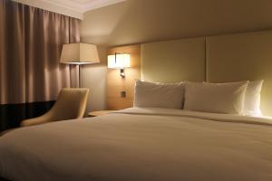 Renaissance London Heathrow Hotel - Business and Meeting Capabilities