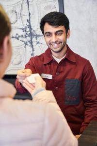 Residence Inn by Marriott London Bridge - Nearby Attractions and Transport