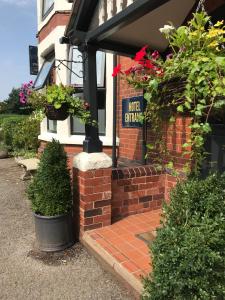 Rowton Poplars Hotel - Booking Information