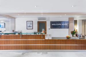 Royal Regency Paris Vincennes - Location and Accessibility