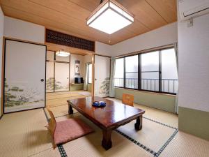 Ryokan Niko - Communication and Languages