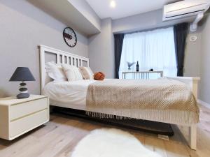 S22 Shinjuku Center, 5 Mins to Station, Max 3P - Direct Access to Shinjuku, Public Transport Nearby, Hot Spring Bath, Rooftop Terrace, and Natural Wood Interior - Transportation Options