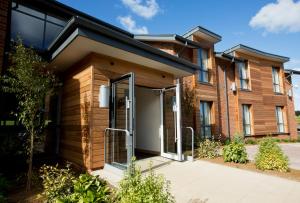 Sandford Springs Hotel and Golf Club - Exploring the Surroundings