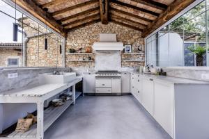 Secret Duzès - the Duchy - Cottage With Heated Pool - About Staying Here