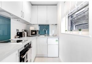 Sherborne Court - Special Features and Amenities