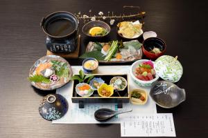 Shirahama Onsen Kishu Peninsula Review - Dining Options and Cuisine