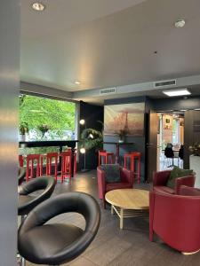 Standing Hotel Suites by Actisource - Diverse Room Types