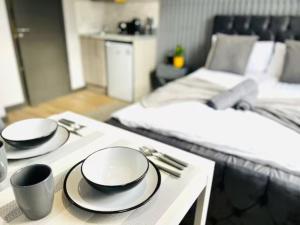 Studios Next to Emirates Stadium - House Rules