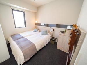 Super Hotel Premier Akihabara - Payment and Languages