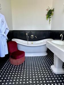 THE BIG HOUSE LGM - Guest Experiences