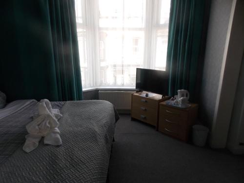 The Celtic Pride Hotel - Policies and Check-in/Check-out