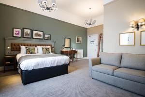 The Cheshire Cat by Innkeepers Collection - Booking Information
