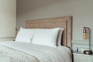 The Falcon Inn - Guest Ratings and Feedback