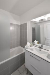 The Garden of Babylon Reserved for Couples Only - Age and Guest Policies