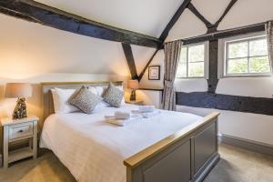 The Hopton Crown - Questions About Staying Here